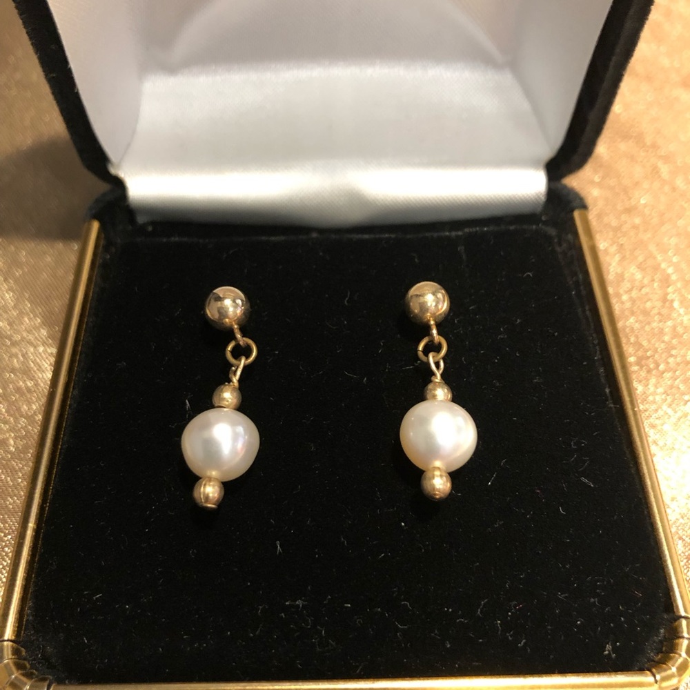 Genuine White Pearl Earrings 14 YKG - Picture 2 of 4